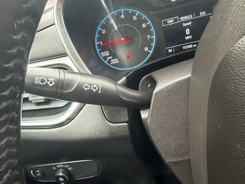 Used 2018 Chevrolet Equinox LT AWD/4WD image 16