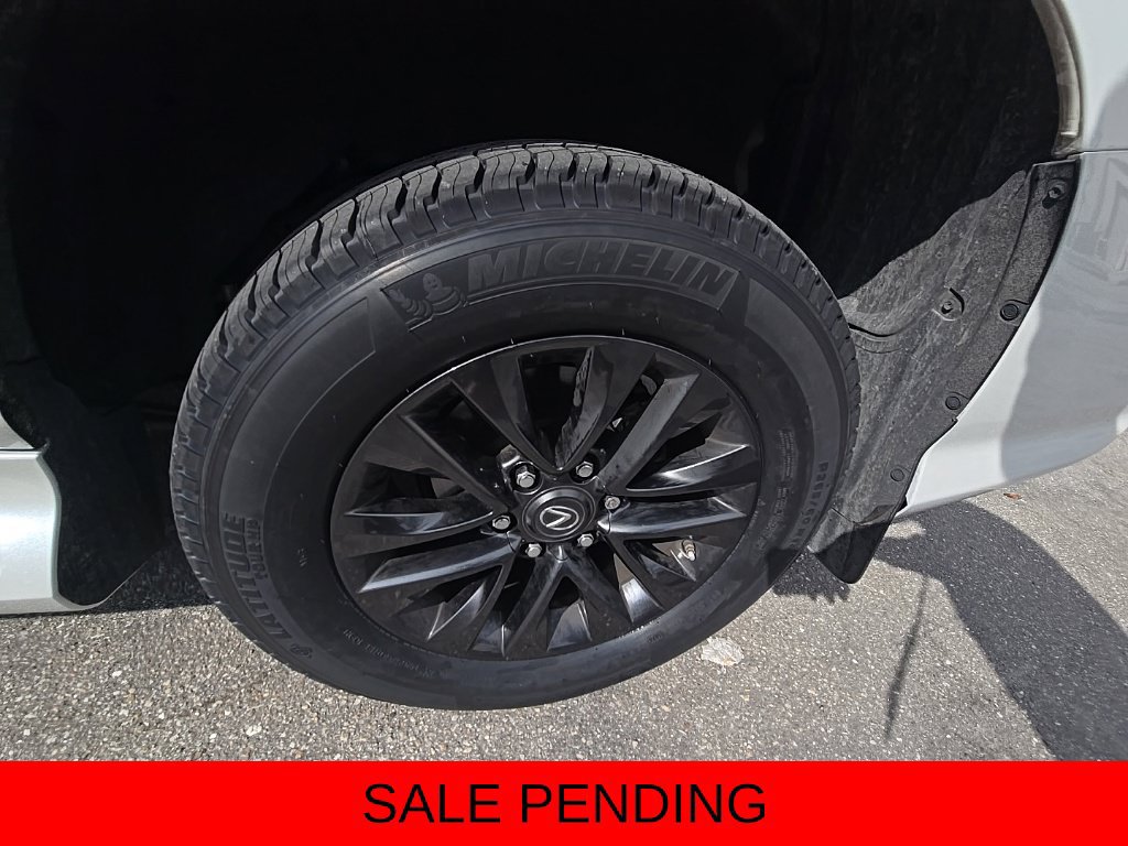 Certified 2023 Lexus GX 460 Premium AWD/4WD image 11