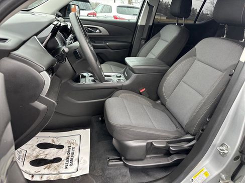 Used 2021 Chevrolet Traverse LS image 16