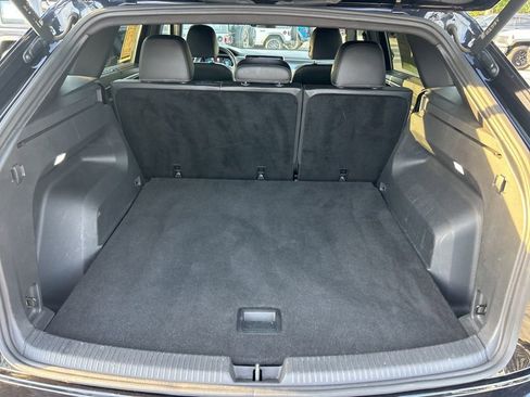 Used 2024 Volkswagen Atlas Cross Sport SE image 29