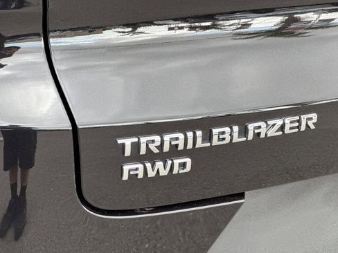 Used 2025 Chevrolet TrailBlazer LT image 23