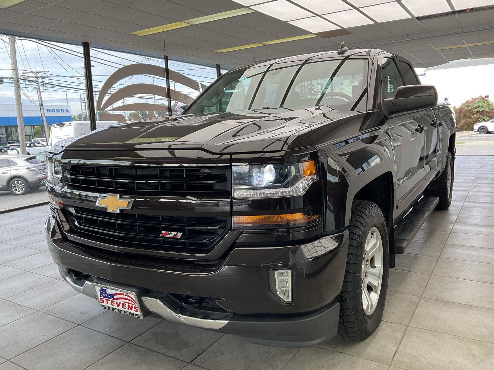 Used 2019 Chevrolet Silverado 1500 LT w/ All Star Edition AWD/4WD image 3