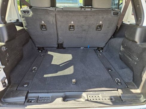 Used 2025 Jeep Wrangler Unlimited Sahara AWD/4WD image 15