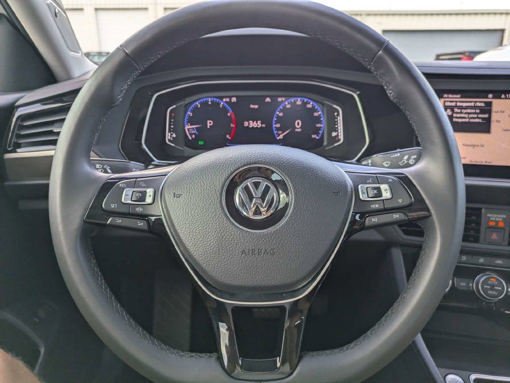Used 2020 Volkswagen Jetta SEL Premium FWD image 29