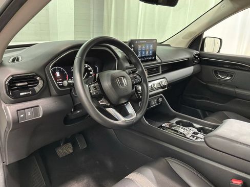 Certified 2025 Honda Pilot EX-L image 17