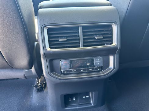 New 2025 Volkswagen Atlas SEL Premium R-Line image 32