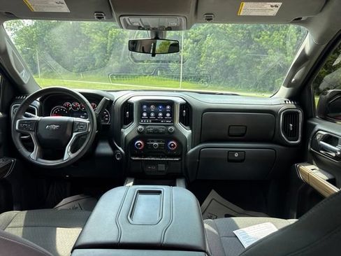 Used 2022 Chevrolet Silverado 1500 LT Trail Boss w/ Safety Package AWD/4WD image 12