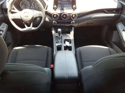Used 2025 Nissan Sentra S FWD image 9