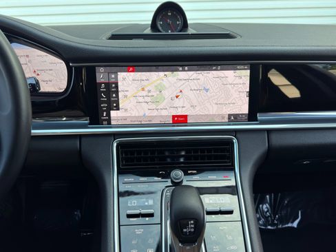 Used 2019 Porsche Panamera RWD image 22