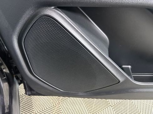 Used 2022 Ford Explorer XLT w/ Equipment Group 202A image 29