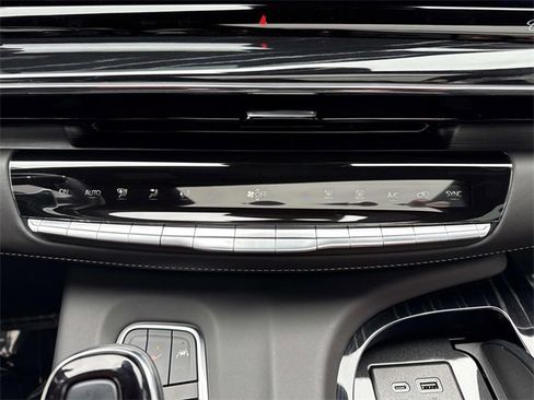 Used 2024 Cadillac Escalade V image 27