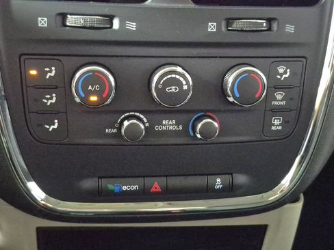 Used 2015 Dodge Grand Caravan SE w/ Quick Order Package 29E SE FWD image 19