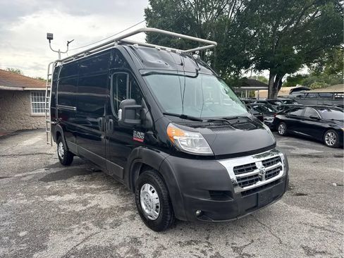 Used 2017 RAM ProMaster 2500 w/ Premium Appearance Group FWD image 3