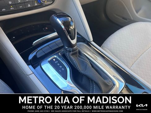 Used 2018 Buick Regal Preferred w/ Sights and Sounds Package image 20