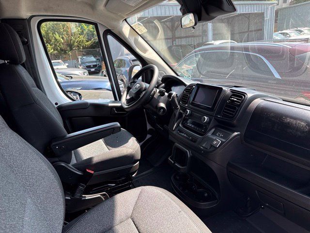 Used 2025 RAM ProMaster 2500 w/ U-Haul Equipment Group FWD image 3
