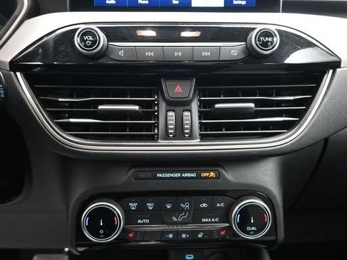 Certified 2022 Ford Escape SE w/ SE Sport Appearance Package AWD/4WD image 14