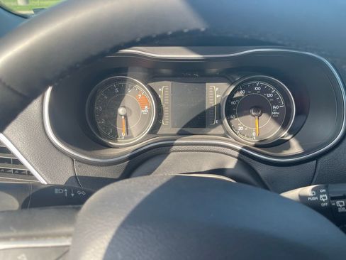 Used 2022 Jeep Cherokee Latitude image 6