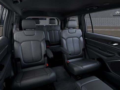 New 2026 Jeep Grand Cherokee L Limited RWD image 15