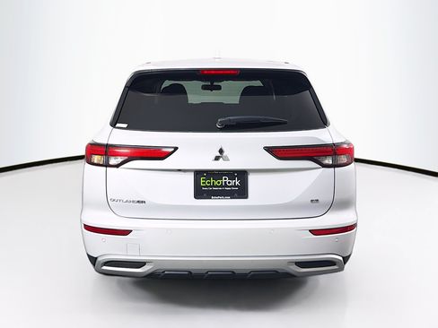 Used 2024 Mitsubishi Outlander SE FWD image 7