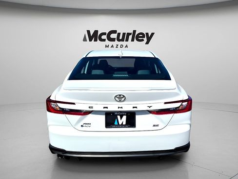 Used 2025 Toyota Camry SE AWD/4WD image 5