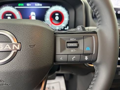 Used 2025 Nissan Rogue SL w/ SL Premium Package AWD/4WD image 15