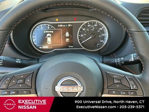 New 2025 Nissan Versa SR w/ Trunk Package image 10