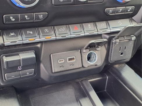 Used 2019 GMC Sierra 1500 SLT w/ SLT Premium Plus Package AWD/4WD image 11