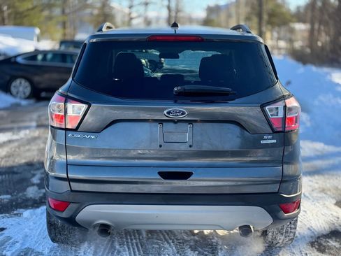 Used 2018 Ford Escape SE image 6