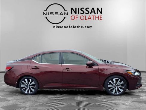 Used 2021 Nissan Sentra SV w/ SV Premium Package FWD image 29