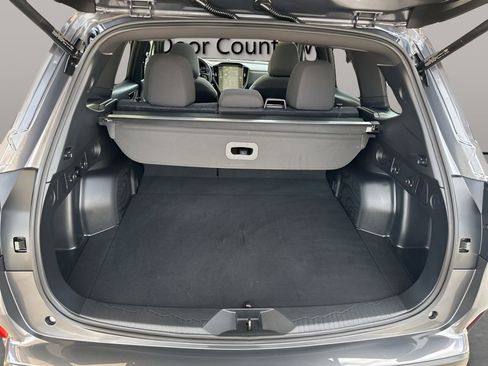 Used 2025 Subaru Forester Premium AWD/4WD image 30