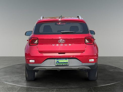 Used 2022 Hyundai Venue SEL FWD image 8