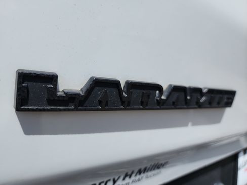 Used 2024 RAM 1500 Laramie AWD/4WD image 32