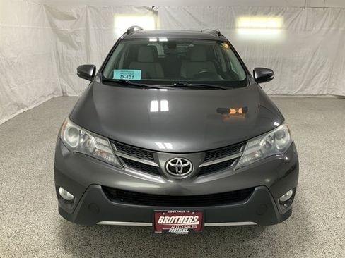 Used 2015 Toyota RAV4 Limited w/ Technology Package AWD/4WD image 3