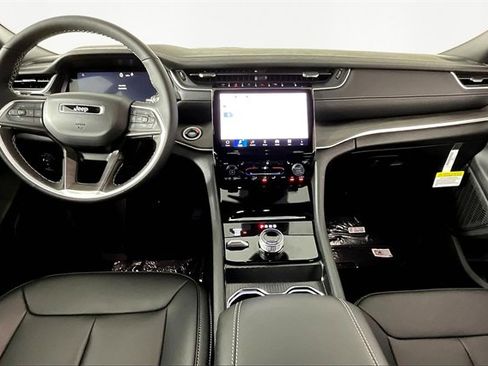 New 2025 Jeep Grand Cherokee L Limited image 6