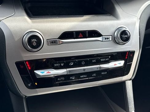 Used 2021 Ford Explorer XLT w/ Equipment Group 202A image 32