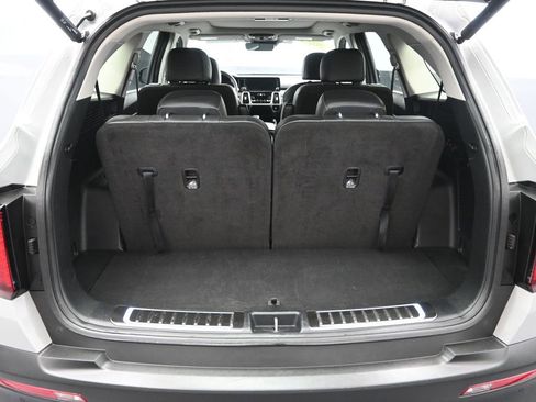 Certified 2023 Kia Sorento X-Line EX image 36