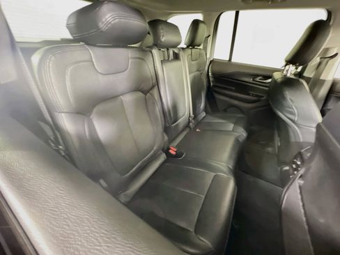 Used 2023 Jeep Grand Cherokee Laredo w/ Luxury Tech Group I image 26