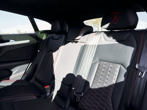 Used 2021 Lamborghini Urus image 42