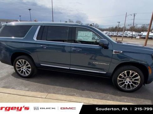 New 2026 GMC Yukon XL Denali w/ Denali Reserve Package image 10