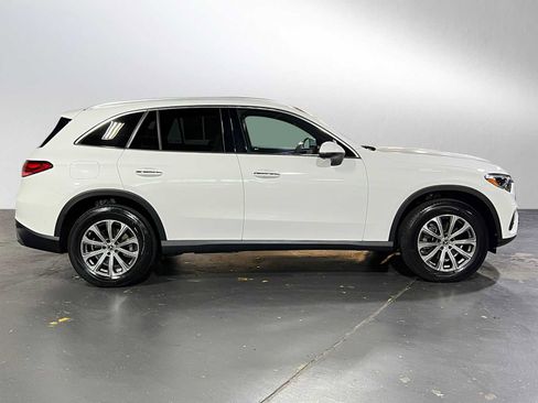 Used 2023 Mercedes-Benz GLC 300 4MATIC image 2