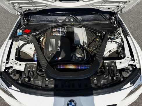 Used 2018 BMW M4 Coupe RWD image 15