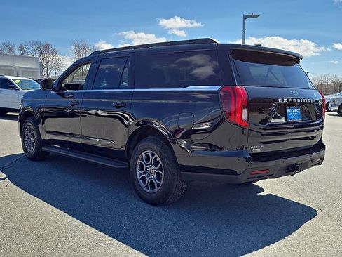Used 2025 Ford Expedition Max Active AWD/4WD image 4