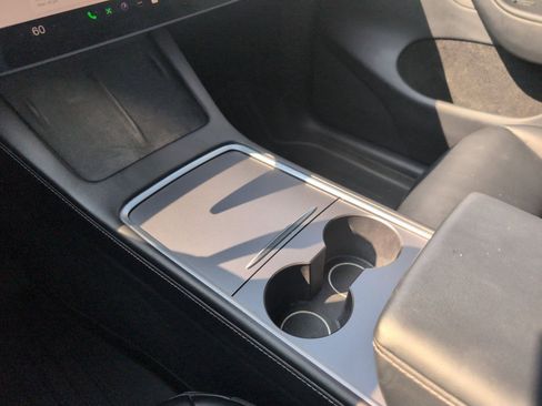 Used 2023 Tesla Model Y AWD image 11