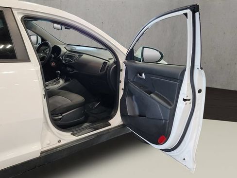 Used 2016 Kia Sportage LX FWD image 35