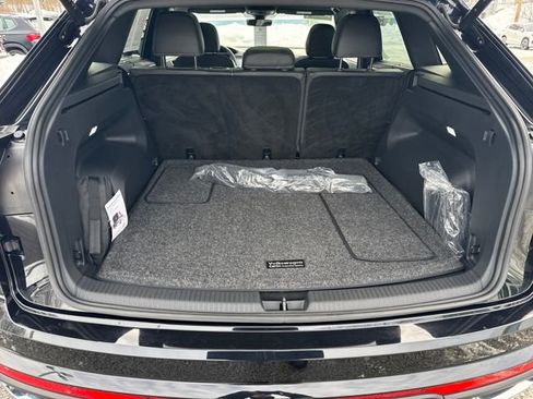 Certified 2025 Volkswagen Atlas Cross Sport SE w/ Panoramic Sunroof Package image 32