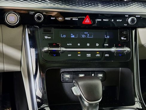 Used 2022 Kia Carnival SX Prestige FWD image 8