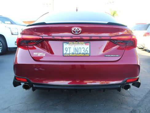 Used 2019 Toyota Avalon Touring w/ Preferred Accessory Package FWD image 16