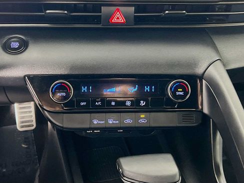 Certified 2025 Hyundai Elantra Sport FWD image 15