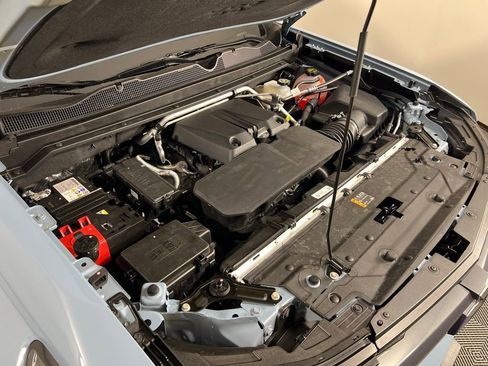 New 2025 Chevrolet Colorado LT w/ LT Convenience Package image 13