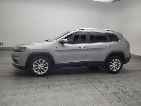 Used 2019 Jeep Cherokee Latitude w/ Popular Appearance Group FWD image 2